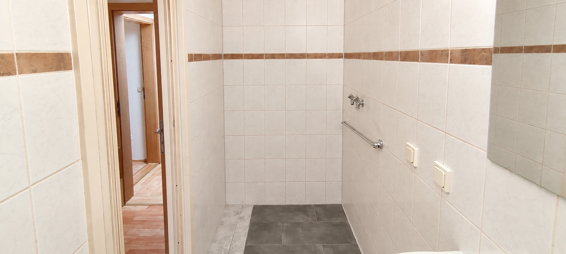 Schöne Renovierte 2-Zimmerwohnung im Herzen Magdeburgs – Bild 8 von 15